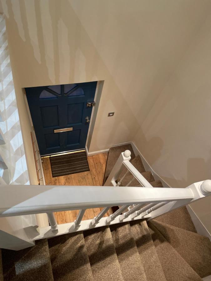 Super Convenient For Central London - Large 2 Double Bed Apartment 30 Seconds Walk To Platform Train Station And 19 Mins To London Waterloo Luaran gambar