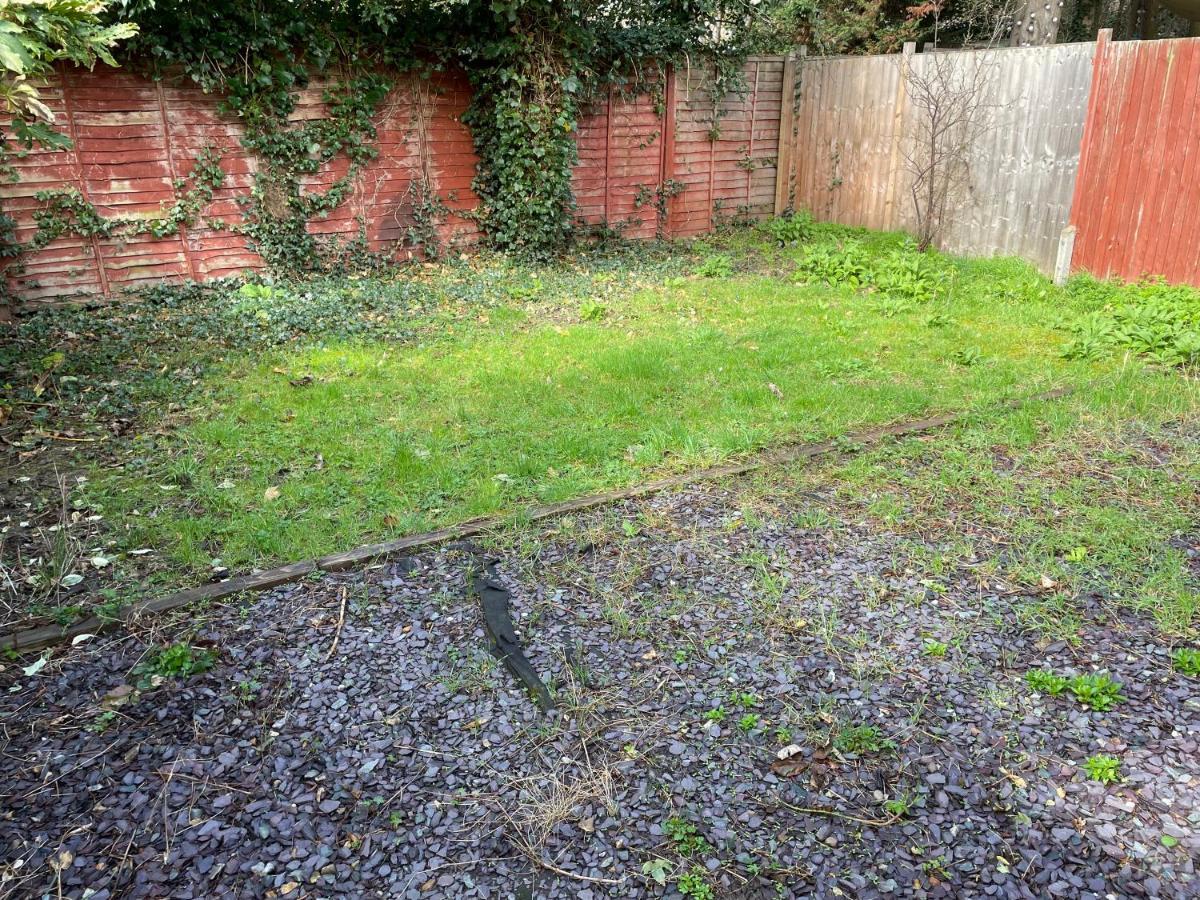 Super Convenient For Central London - Large 2 Double Bed Apartment 30 Seconds Walk To Platform Train Station And 19 Mins To London Waterloo Luaran gambar